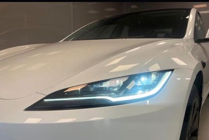 Tesla Model 3 2.900 km 37.500 € Remseck 71686