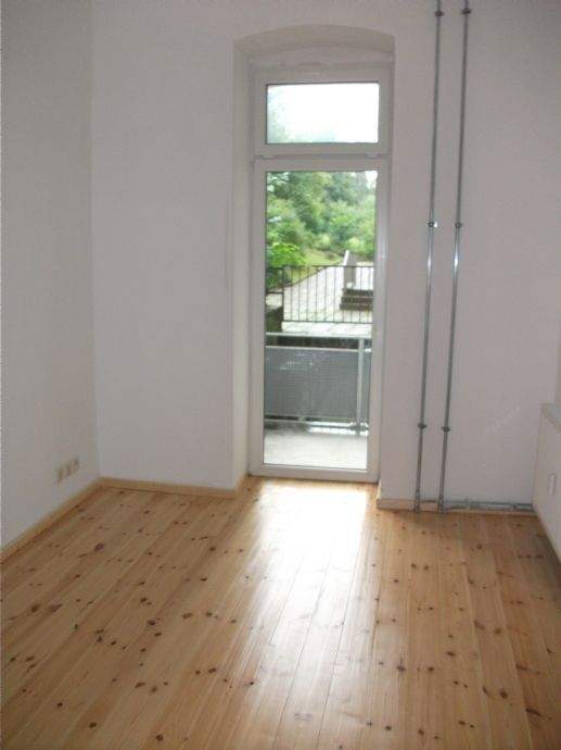 nette Mieter gesucht ! MiT Holzdielung - 3 Zimmer- MIT BaLkoN