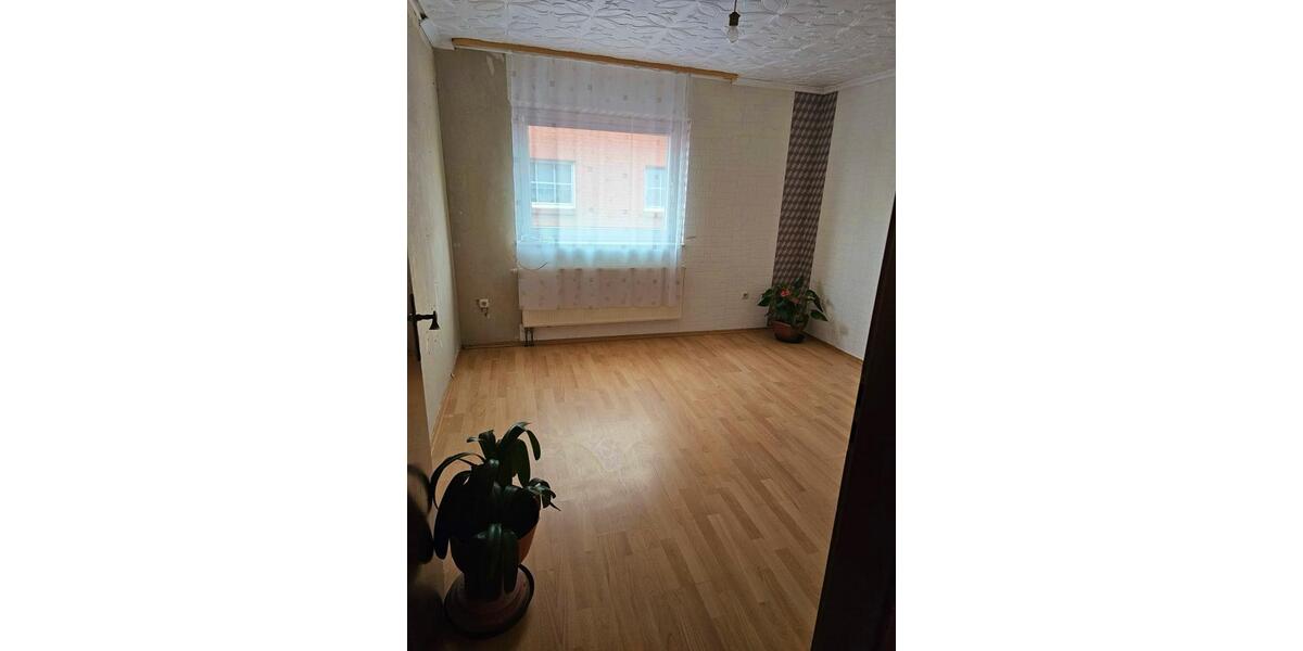 Doppelhaushälfte Hankensbüttel - 7 Zimmer, 165 m&sup2;, 230.000&euro; | Angebot:26786898