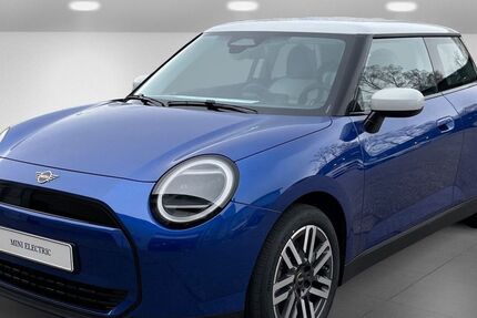 Mini Cooper E 3.001 km 32.445 € Kempten 87435