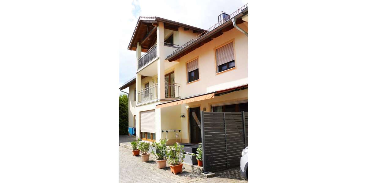 Etagenwohnung Erding - 4 Zimmer, 108 m&sup2;, 1.230&euro; | Angebot:27097052