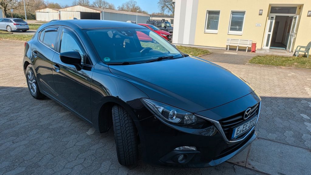 Mazda 3 92.000 km 10.800 &euro; Essen 45219
