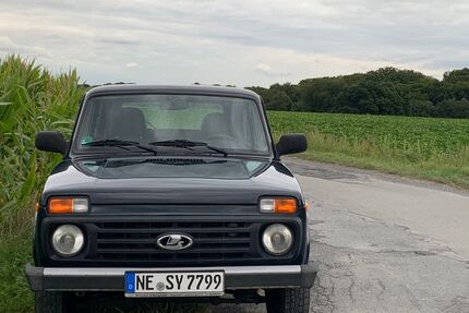 Lada Taiga 73.000 km 8.000 &euro; Düsseldorf 40625