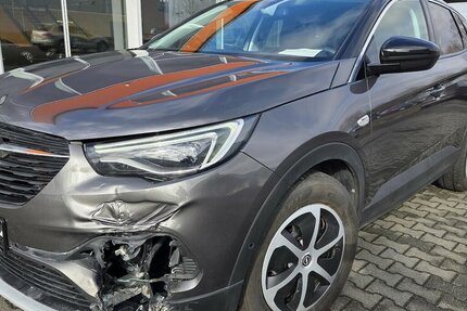 Opel Grandland X 1.2 Start/Stop 120 Jahre Navi/LED 38.696 km 10.900 &euro; Wilsdruff 01723
