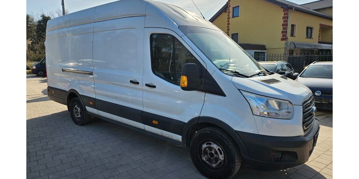 Ford Transit 174.751 km 9.250 &euro; Lachen-Speyerdorf 67435