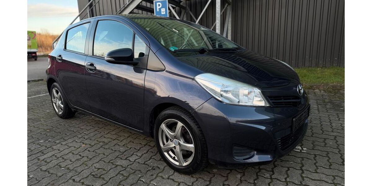 Toyota Yaris 190.000 km 4.100 &euro; Braunschweig 38112