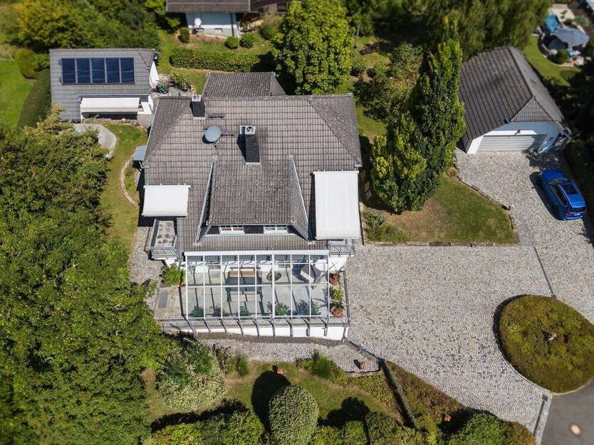 Luxuriöses Familienhaus mit herrlichem Fernblick in ruhiger Wohnlage!