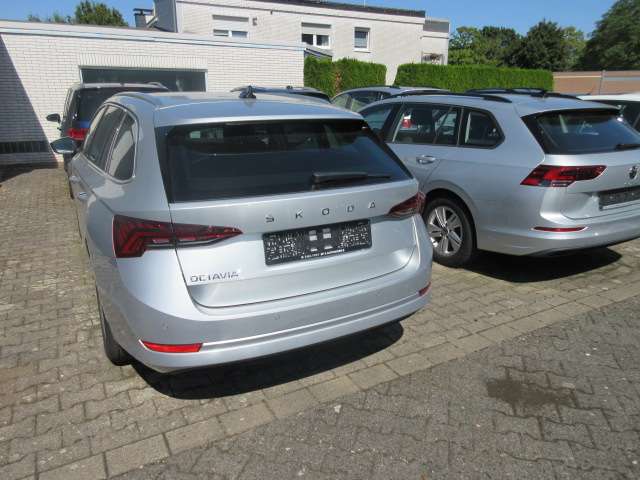 Skoda Octavia Style 2.0 TDI DSG NAVI GRA LED ALU APS SIT 106.630 km 20.988 &euro; Bergkamen 59192