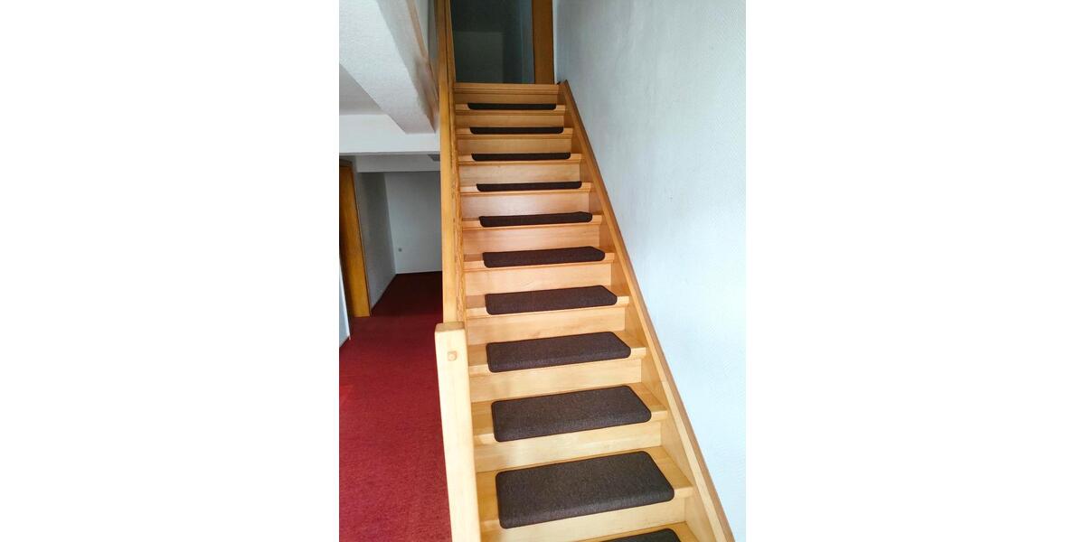 Einfamilienhaus Eschershausen - 11 Zimmer, 300 m&sup2;, 750&euro; | Angebot:25419553