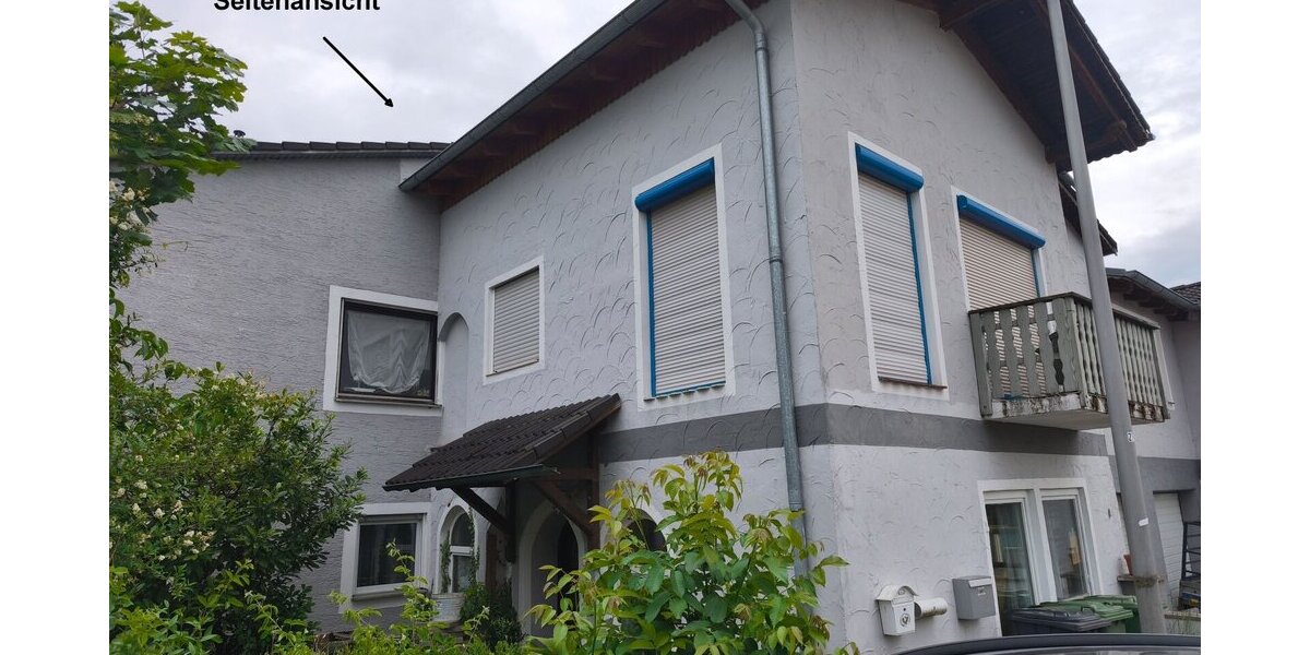 Schnäppchen-Verkauf Für Familien mit Platzbedarf 5-6 Zimmer-Wohnung WFL 140 m² mit Balkon und großem Gartenanteil mit 450 m² in guter Lage. - Etagenwohnung Laaber | Angebot:26898732