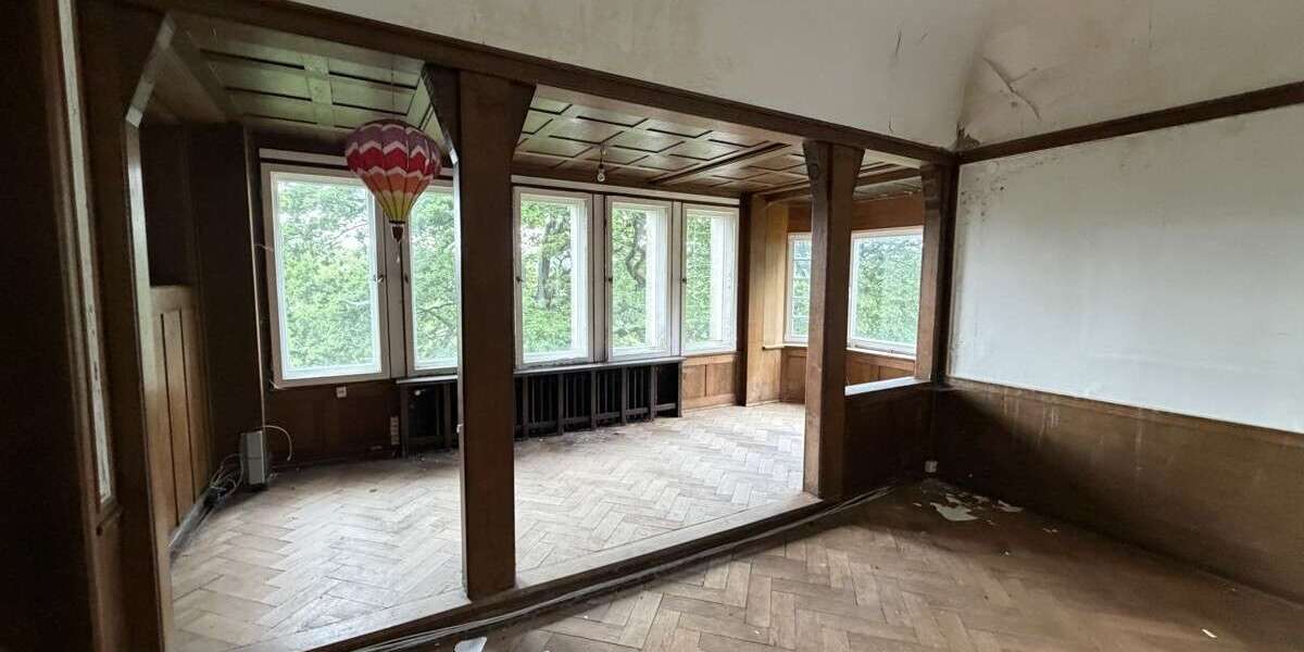 Denkmalgeschützte Fabrikantenvilla an der Weser – Parkgrundstück mit drei zusätzlichen Bauplätzen - Villa Vlotho | Angebot:27254373