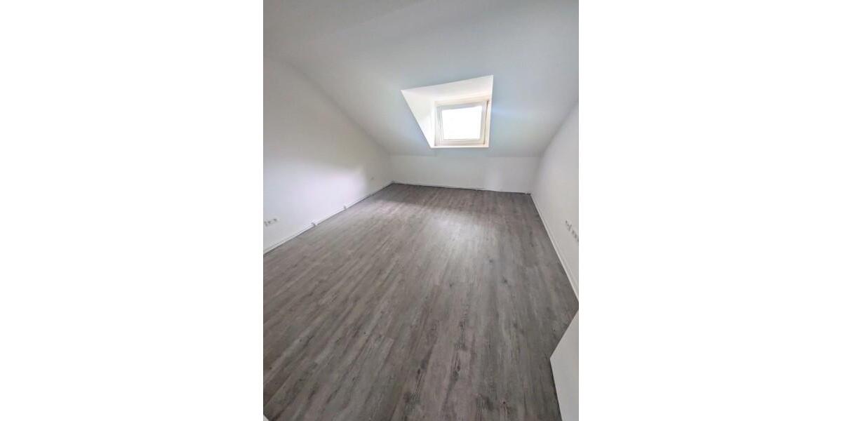 Dachgeschoßwohnung Düsseldorf Derendorf - 2.5 Zimmer, 59 m&sup2;, 753&euro; | Angebot:26555678