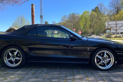 Ford Mustang 32.500 km 20.000 &euro; Zwickau 08056