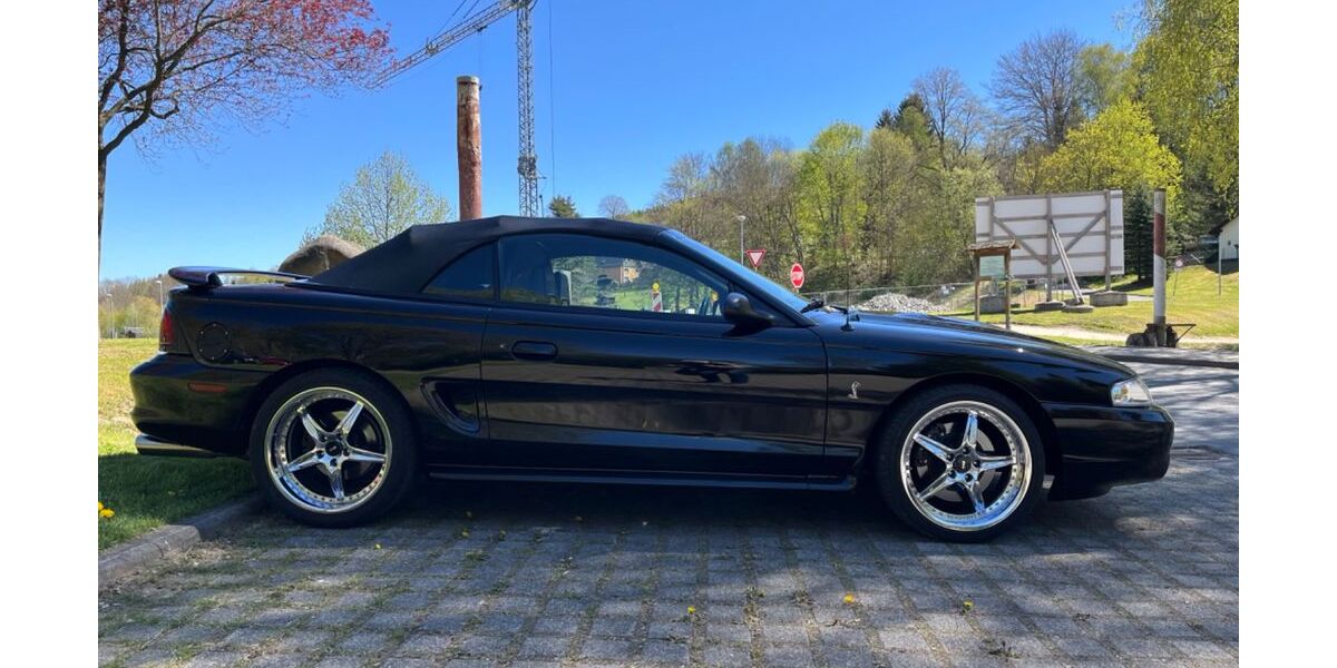 Ford Mustang 32.500 km 20.000 &euro; Zwickau 08056
