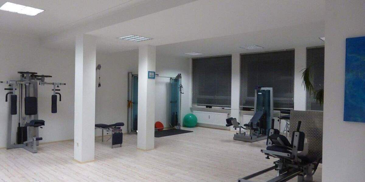 Wohn und Geschäfgsgebäue +3-Familien Haus im Paket zimmer