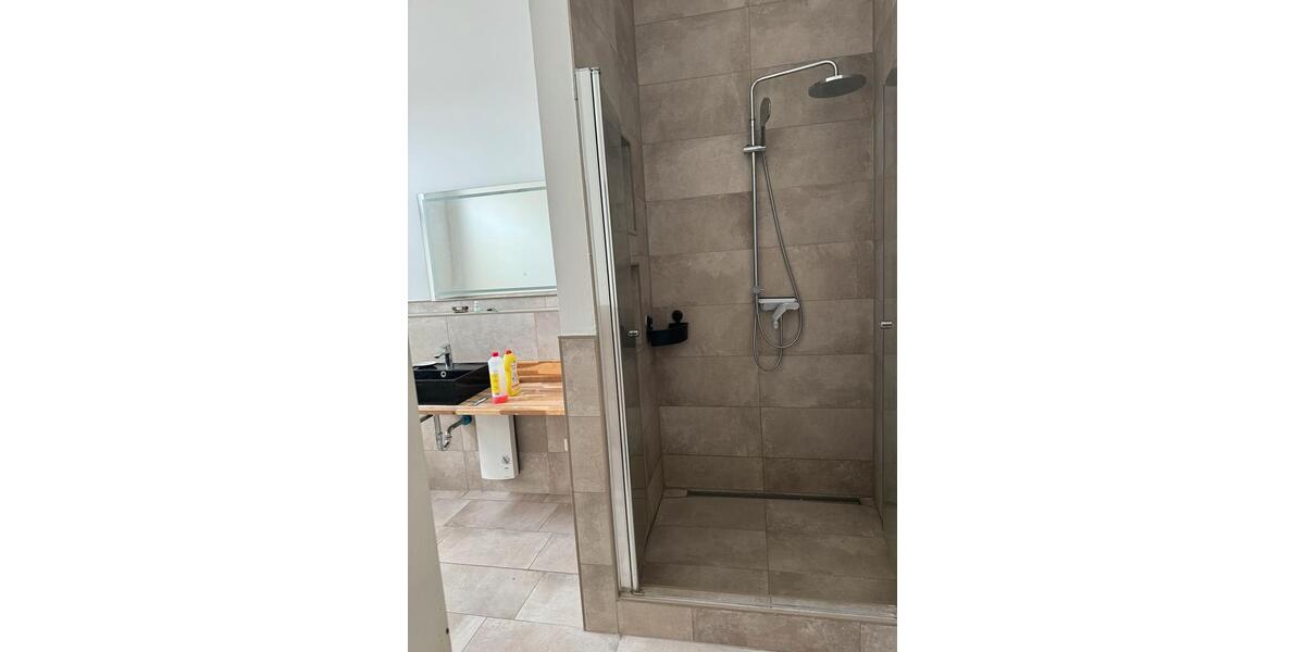 Etagenwohnung Varel - 4 Zimmer, 150 m&sup2;, 1.100&euro; | Angebot:26267997