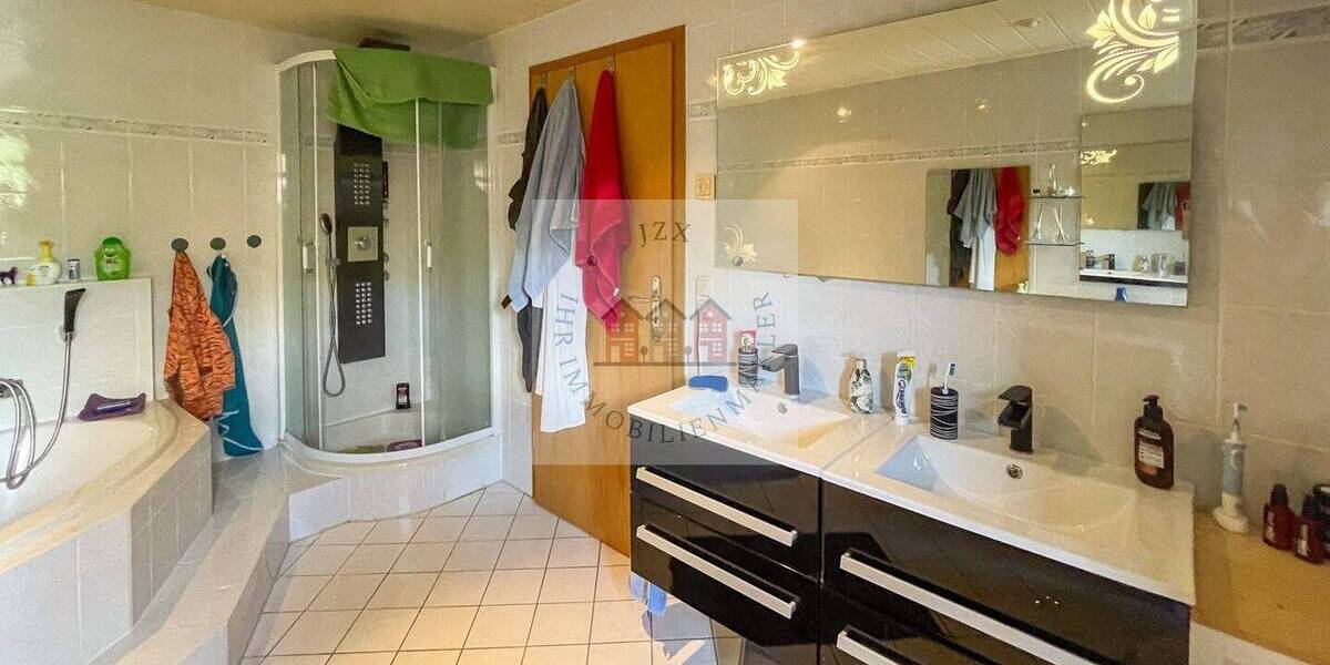 Reihenmittelhaus Bad Schmiedeberg - 7 Zimmer, 270 m&sup2;, 219.000&euro; | Angebot:25692297
