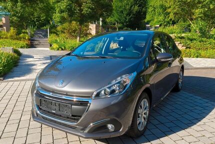 Peugeot 208 16.592 km 8.450 &euro; St. Gangloff 07629