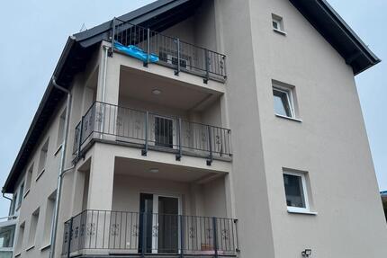 Wohnung Aßlar - 3 Zimmer, 85 m&sup2;, 875&euro; | Angebot:24750654