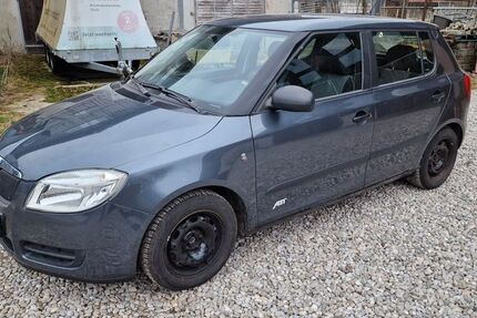 Skoda Fabia 182.000 km 1.799 € Neufahrn 85375