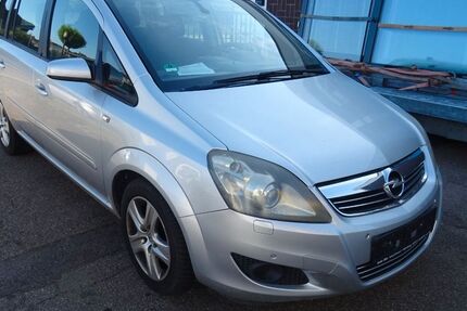 Opel Zafira 113.000 km 5.900 € Ansbach 91522