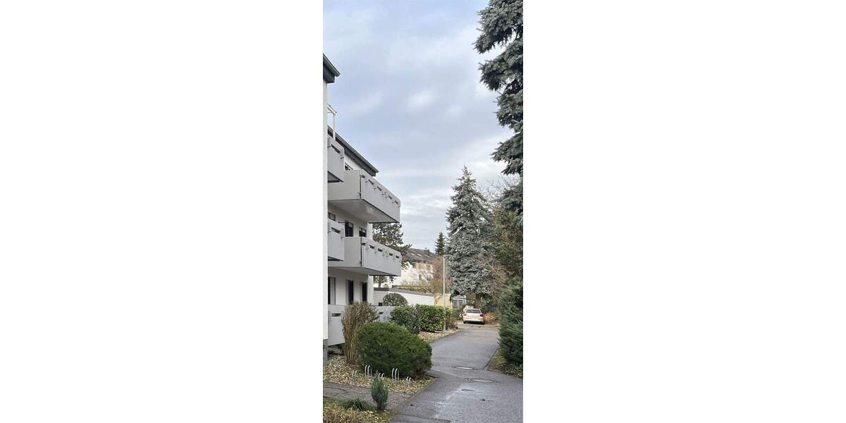 Attraktive Dachgeschosswohnung mit Kamin, Dachterrasse und Garage - sehr gut vermietbar 3 zimmer