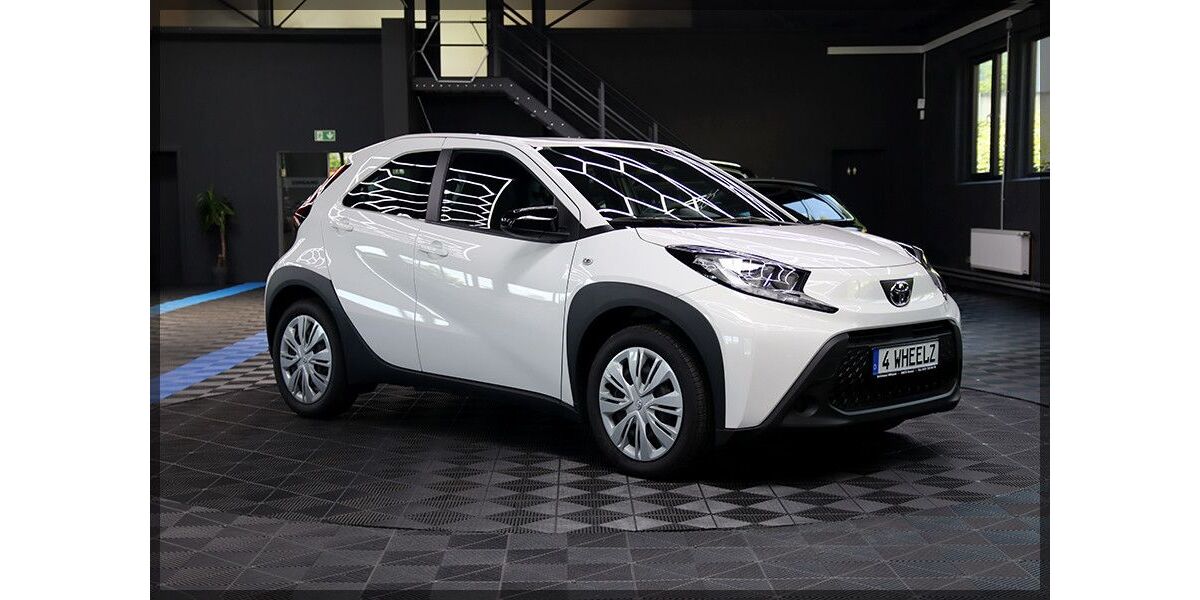Toyota Aygo (X) 4.000 km 16.099 &euro; Hemer 58675