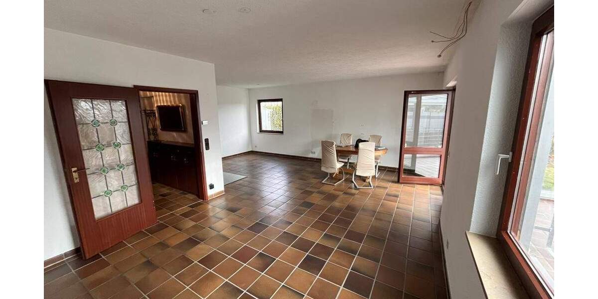 Reihenendhaus Neutraubling - 6 Zimmer, 152 m&sup2;, 498.000&euro; | Angebot:23853071