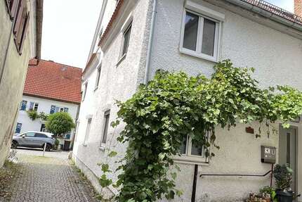 Haus Weißenhorn - 8 Zimmer, 224 m&sup2;, 1.700&euro; | Angebot:24711814