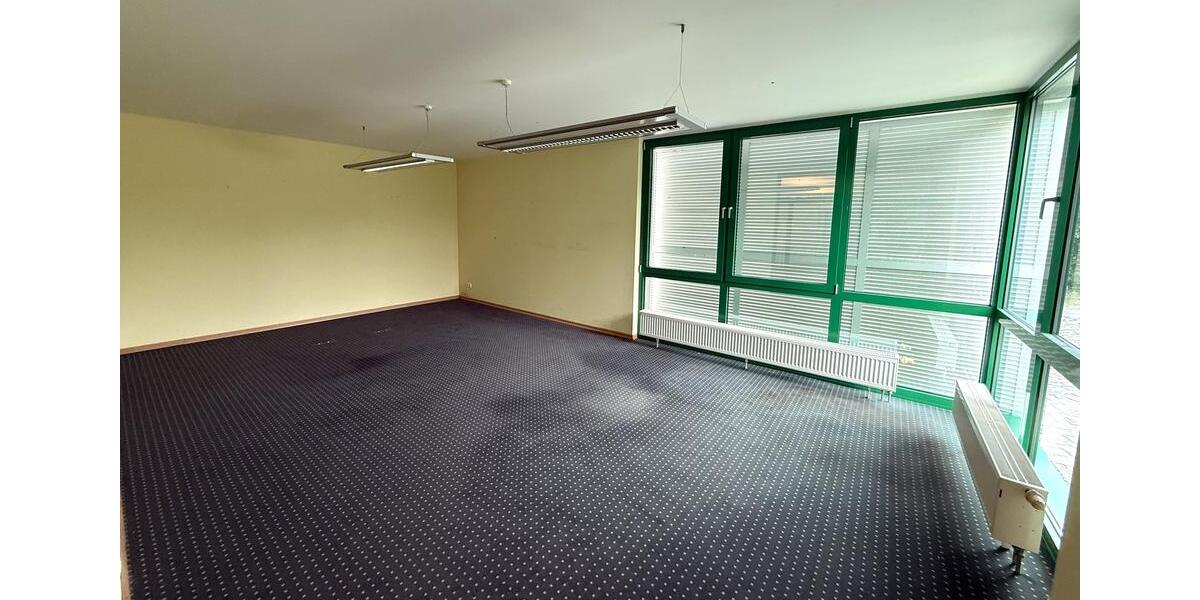 Große Gewerbeeinheit mit Glasfaseranschluss in Peitz zu vermieten! zimmer