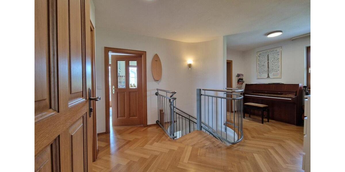 Etagenwohnung Tann - 8 Zimmer, 170 m&sup2;, 1.250&euro; | Angebot:26407154