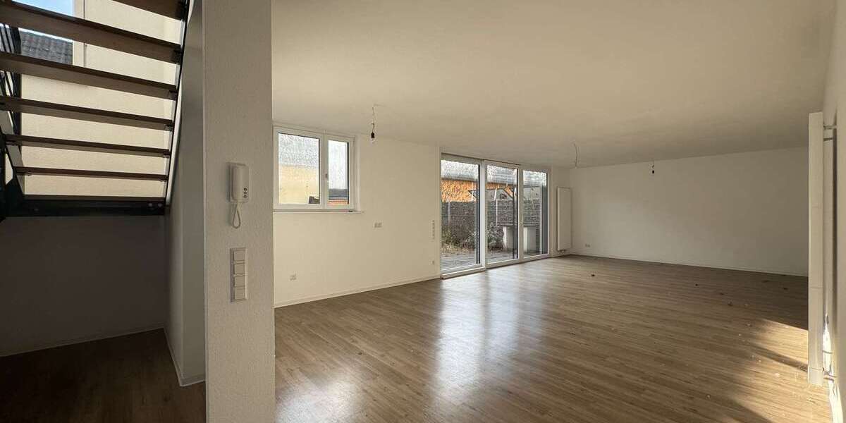 Modernes Reihenendhaus mit Wohn- und Gewerbeanteil + Garten, Garage & 3 Stellplätzen in Rheinstetten - Wohn- & Geschäftshaus Rheinstetten | Angebot:20367494