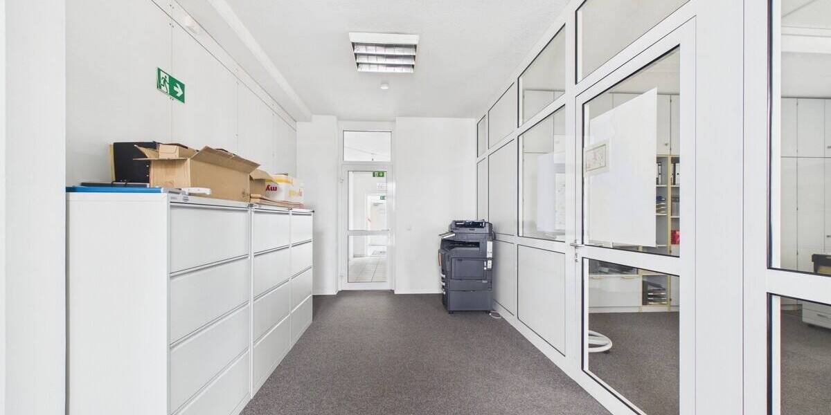 Gewerbeobjekt Neutraubling - 1.641.600&euro; | Angebot:25940488