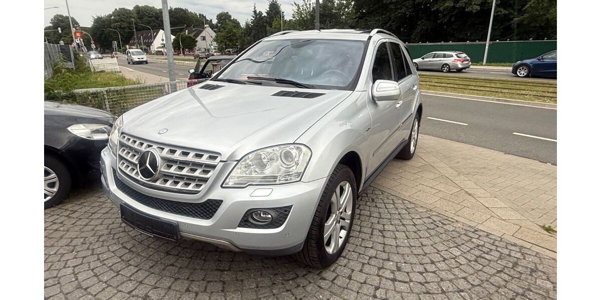 Mercedes-Benz ML 350 187.000 km 8.500 &euro; Bremen 28259