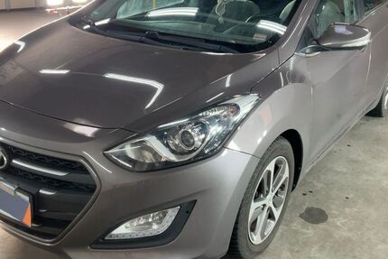Hyundai i30 77.000 km 9.499 &euro; Oberderdingen 75038