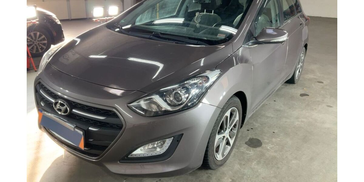 Hyundai i30 77.000 km 9.499 &euro; Oberderdingen 75038