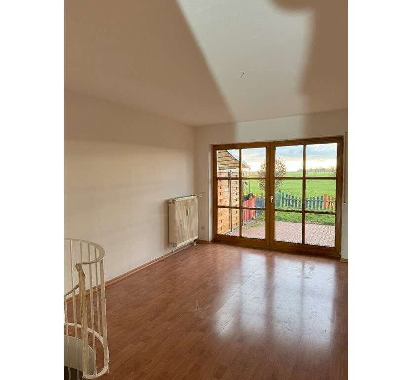 Wohnung zum Mieten in Günthersdorf 840 € 93 m²