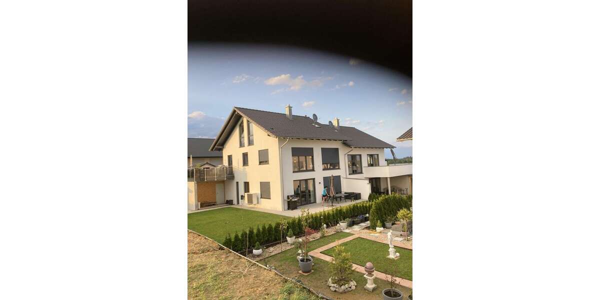 Einfamilienhaus Eggenfelden - 8 Zimmer, 160 m&sup2;, 1.500&euro; | Angebot:26100325
