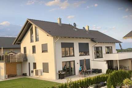 Haus Eggenfelden - 8 Zimmer, 160 m&sup2;, 1.500&euro; | Angebot:26100325