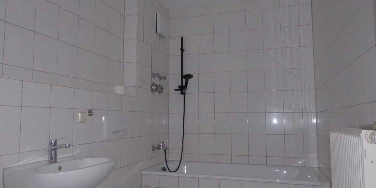 Etagenwohnung Rudolstadt Volkstedt - 4 Zimmer, 81 m&sup2;, 660&euro; | Angebot:25814016