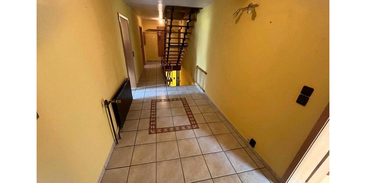 Einfamilienhaus Dermbach - 5 Zimmer, 140 m&sup2;, 165.000&euro; | Angebot:25157495