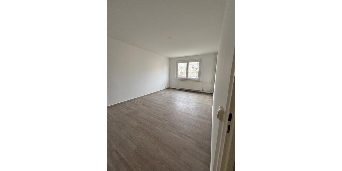 Etagenwohnung Pasewalk - 4 Zimmer, 87 m&sup2;, 522&euro; | Angebot:25570525