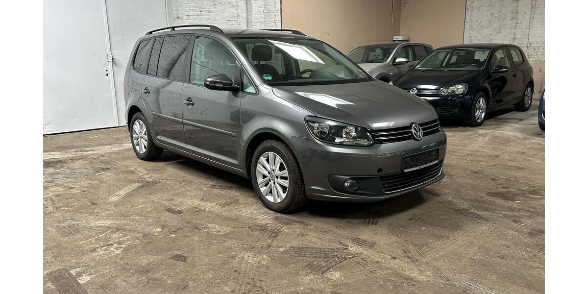 VW Touran 151.944 km 7.700 &euro; Berlin 13409