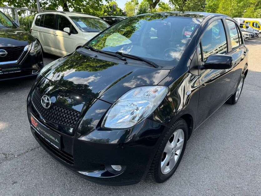 Toyota Yaris 155.300 km 3.900 € München 81243