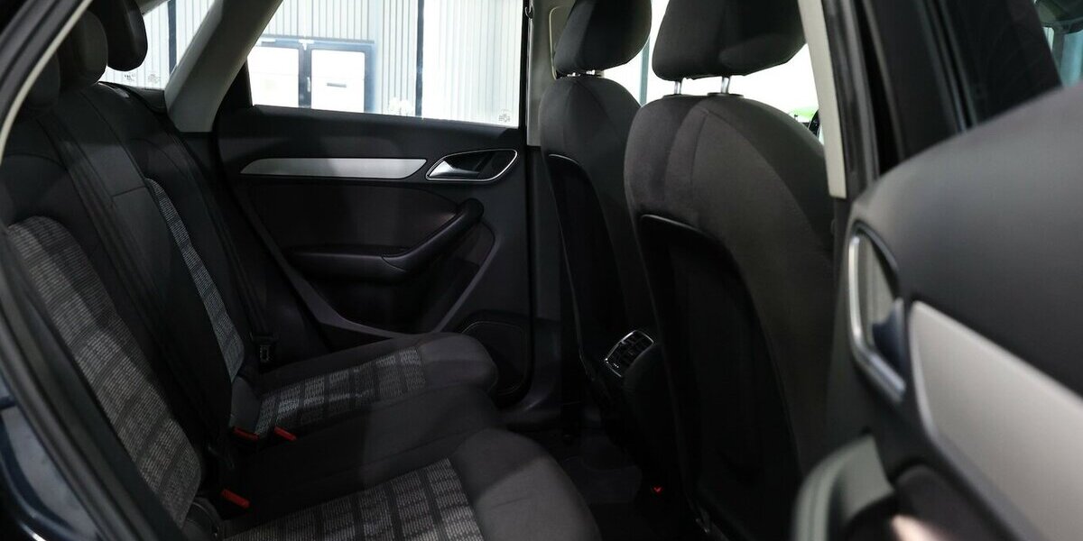 Audi Q3 2.0 TFSI QUATTRO SPORT / NAVI+KAMERA / ALLRAD 97.000 km 16.444 &euro; Hamm 59077