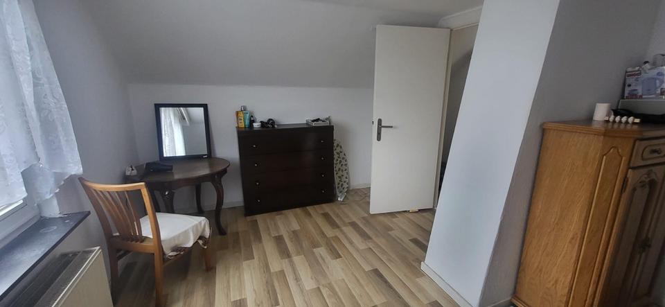 Gepflegte 2-Zimmer-Wohnung im Dachgeschoss - auf Wunsch möbliert! 2 zimmer