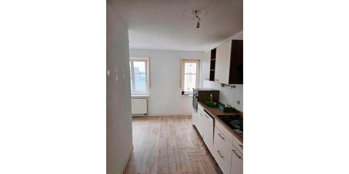 Etagenwohnung Kastellaun - 3 Zimmer, 102 m&sup2;, 180.000&euro; | Angebot:26040301