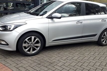 Hyundai i20 49.000 km 11.900 &euro; Lügde 32676