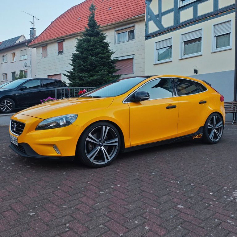 V40