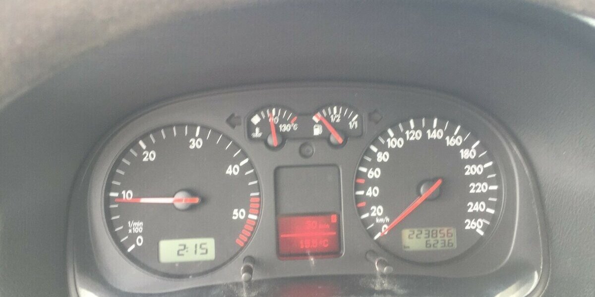 VW Golf TDi,Champ,Klima,1 Hd.,Tüv Neu 223.000 km 2.450 &euro; Himmelkron 95502